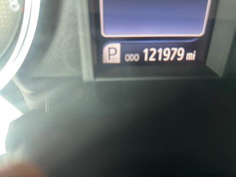 Used 2015 Toyota Camry SE FWD image 17