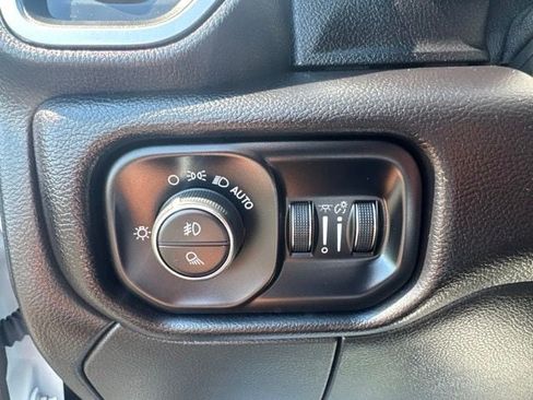 Used 2025 RAM 3500 Laramie AWD/4WD image 20