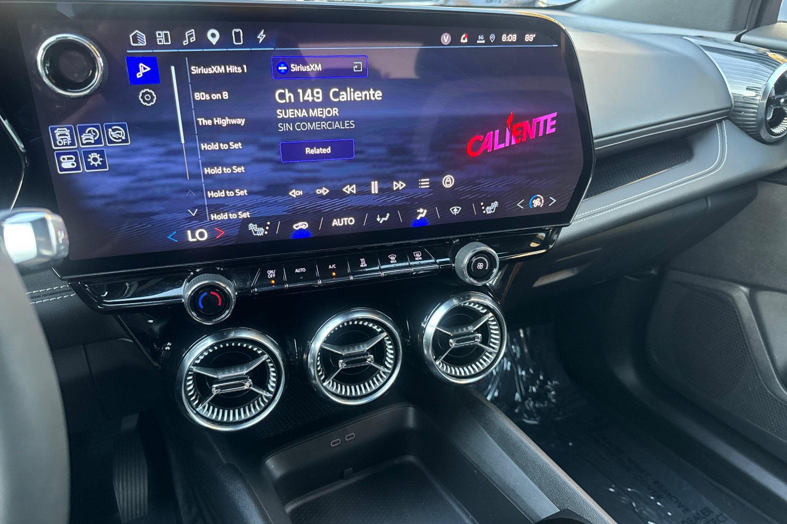 Used 2024 Chevrolet Blazer EV LT AWD/4WD image 27