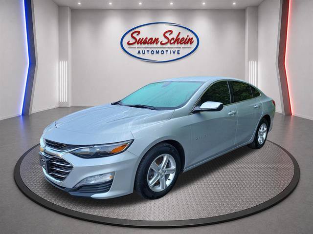 Used 2022 Chevrolet Malibu LT FWD image 1