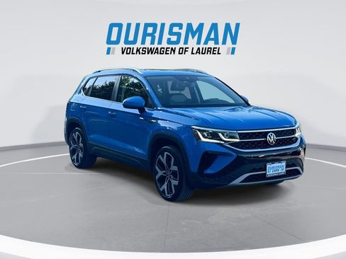 Used 2022 Volkswagen Taos SEL w/ Panoramic Sunroof Package AWD/4WD image 2