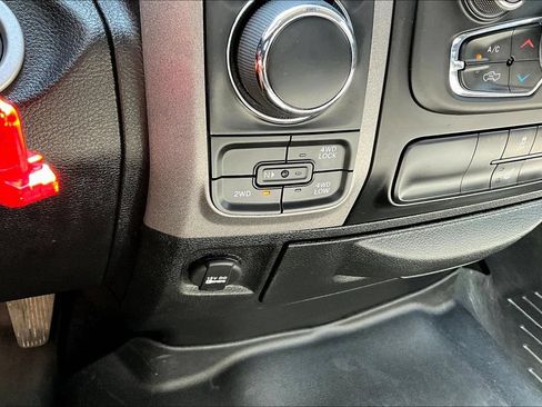 Used 2019 RAM 1500 Express w/ Wheel & Sound Group AWD/4WD image 18