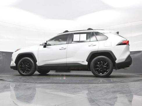 Used 2024 Toyota RAV4 XLE Premium AWD/4WD image 29