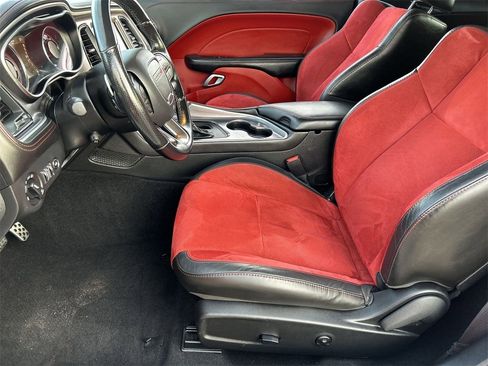 Used 2020 Dodge Challenger R/T w/ Plus Package image 16