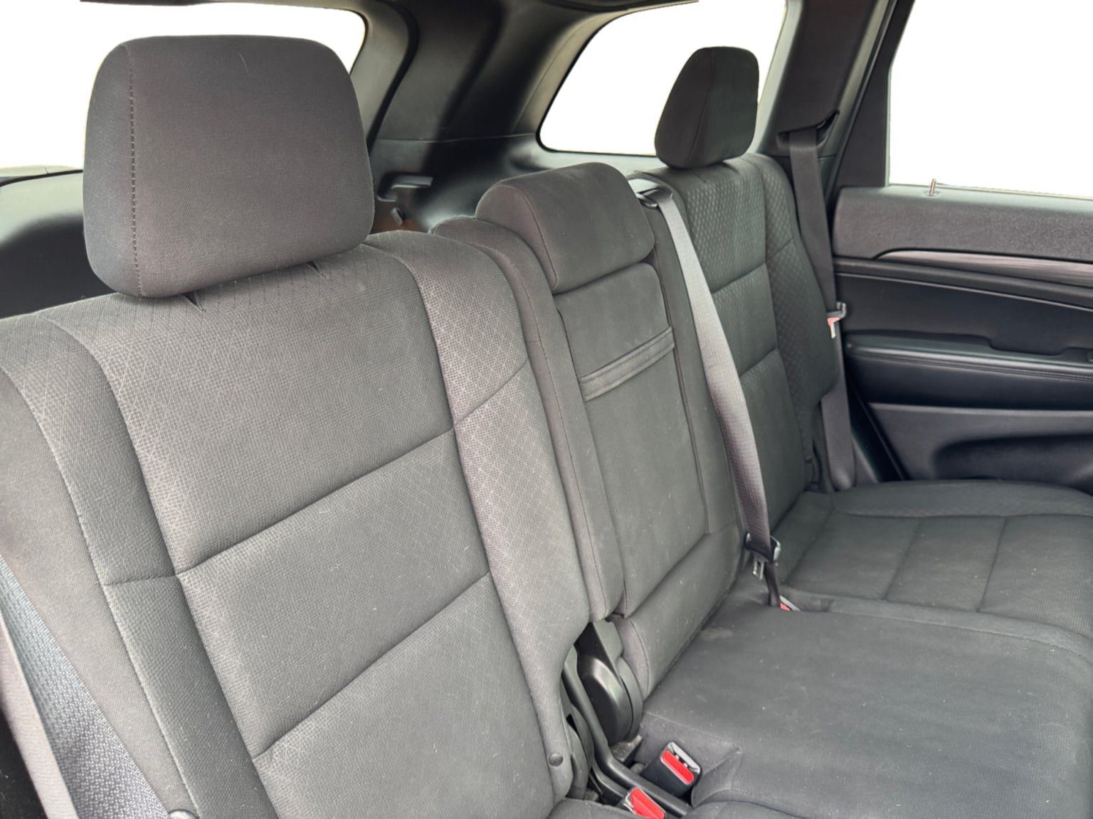 Used 2019 Jeep Grand Cherokee Laredo AWD/4WD image 18