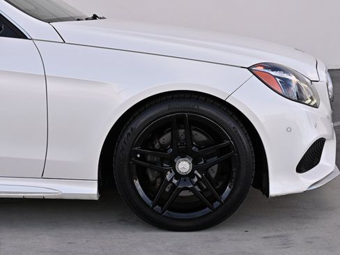 Used 2015 Mercedes-Benz E 350 4MATIC Wagon image 35