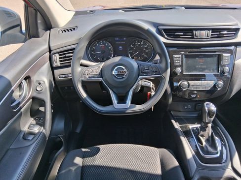 Used 2020 Nissan Rogue Sport S image 12