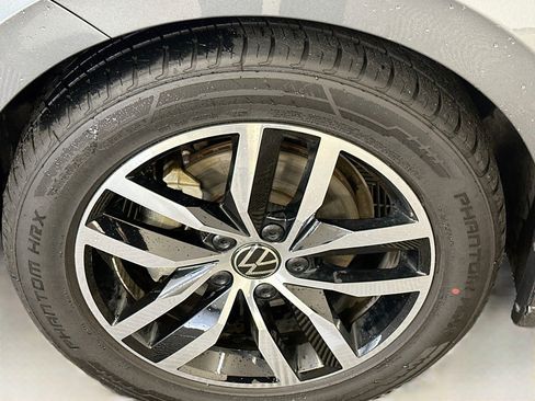 Used 2025 Volkswagen Jetta SE FWD image 35