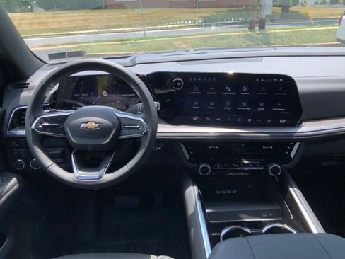 New 2026 Chevrolet Suburban LT w/ Comfort Package AWD/4WD image 20