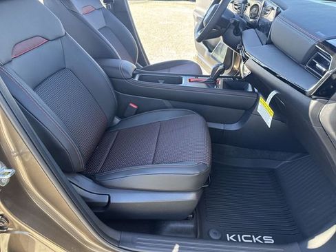 New 2026 Nissan Kicks SR image 10