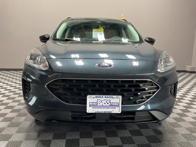 Used 2022 Ford Escape SE w/ SE Sport Appearance Package AWD/4WD image 4