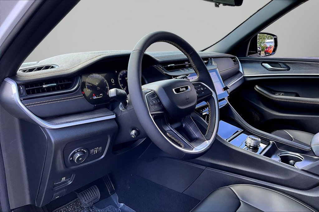 New 2026 Jeep Grand Cherokee Limited AWD/4WD image 7