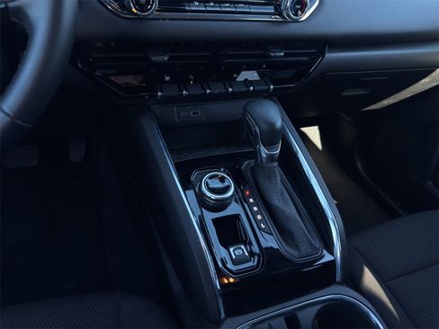 Used 2025 GMC Canyon Elevation image 15