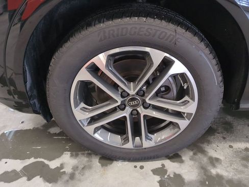 Used 2025 Audi Q5 Premium w/ Convenience Package image 10