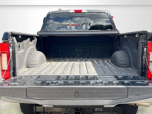Used 2021 Ford F250 Lariat w/ Lariat Ultimate Package AWD/4WD image 26