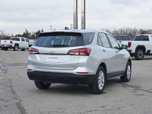 Used 2022 Chevrolet Equinox LS w/ LPO, Floor Liner Package image 7