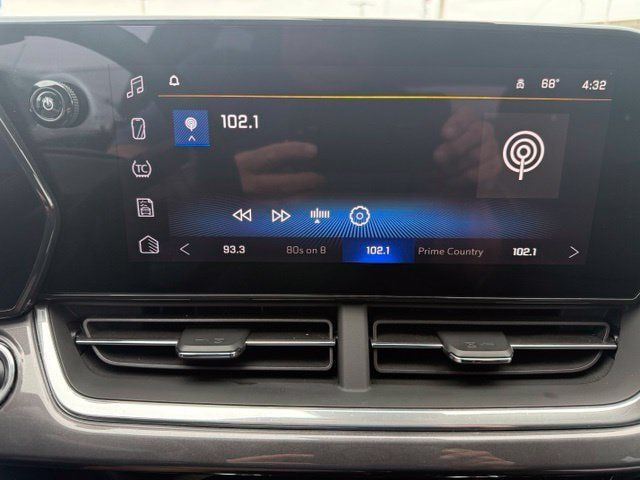 Used 2024 Chevrolet Trax ACTIV w/ Sunroof Package FWD image 29