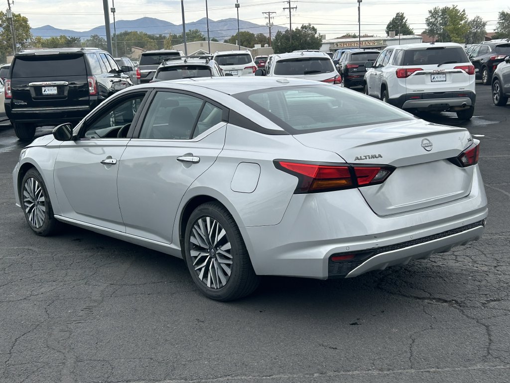 Used 2024 Nissan Altima 2.5 SV FWD image 5