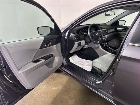 Used 2014 Honda Accord LX image 2
