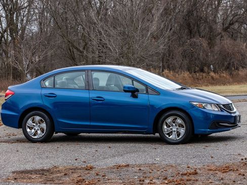 Used 2013 Honda Civic LX image 3