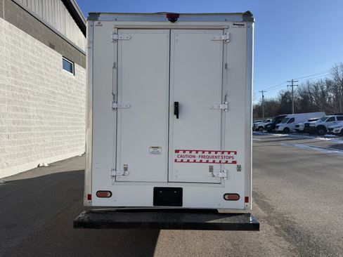 Used 2021 Chevrolet Express 3500 w/ Power Convenience Package image 6