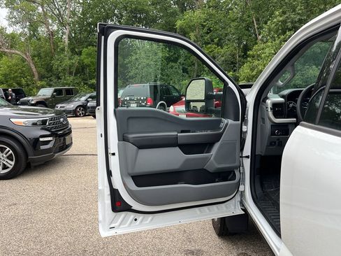 New 2025 Ford F550 XLT w/ XLT Value Package image 10