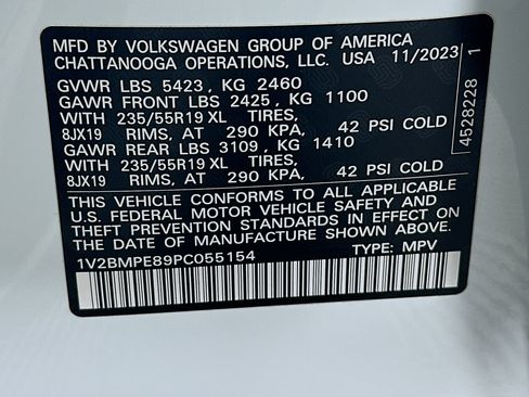 Used 2023 Volkswagen ID.4 2WD image 12