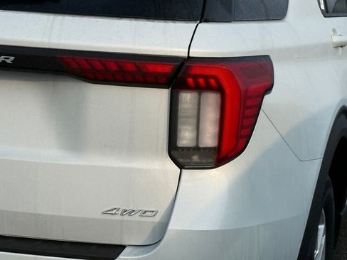 New 2026 Ford Explorer Active image 7