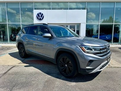 Used 2023 Volkswagen Atlas SE w/ Panoramic Sunroof Package