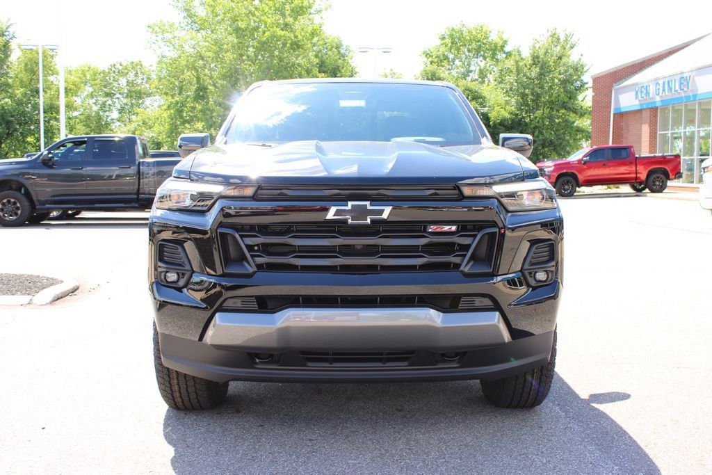 New 2026 Chevrolet Colorado Z71 w/ Midnight Edition AWD/4WD image 7