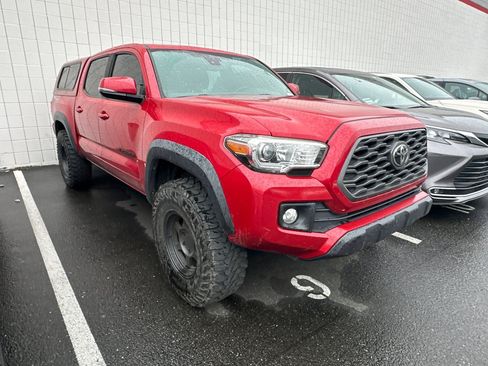 Certified 2019 Toyota Tacoma TRD Off-Road image 2