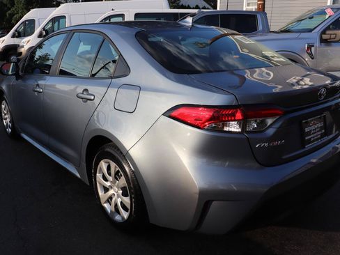 Used 2026 Toyota Corolla LE FWD image 3