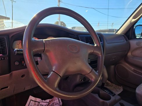 Used 2004 Toyota Tacoma PreRunner image 11