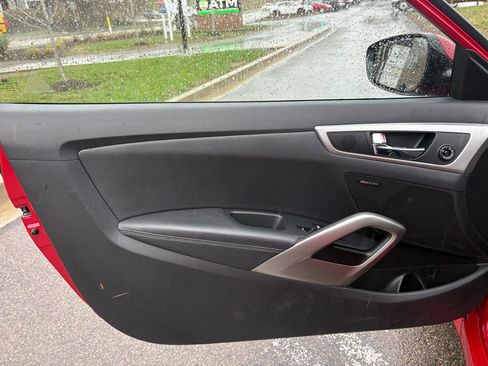 Used 2016 Hyundai Veloster Base w/ Option Group 02 image 12