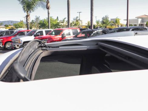 Used 2017 Cadillac Escalade ESV Platinum AWD/4WD image 30