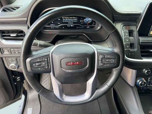 Used 2023 GMC Yukon SLT w/ SLT Luxury Package AWD/4WD image 16