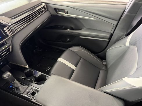 Used 2025 Toyota Camry SE FWD image 21