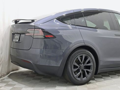 Used 2022 Tesla Model X image 9