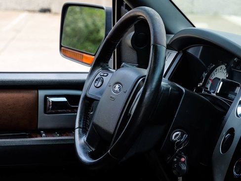 Used 2010 Ford Expedition EL 4WD image 21