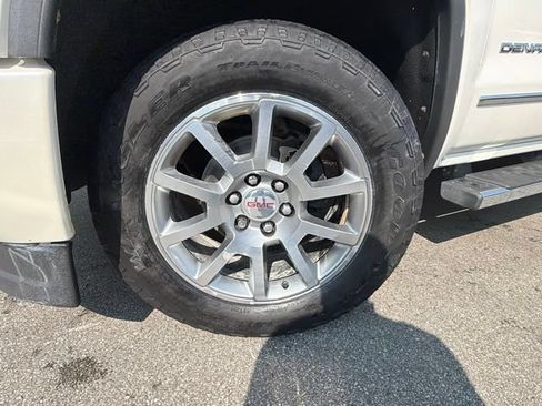 Used 2015 GMC Sierra 1500 Denali AWD/4WD image 10