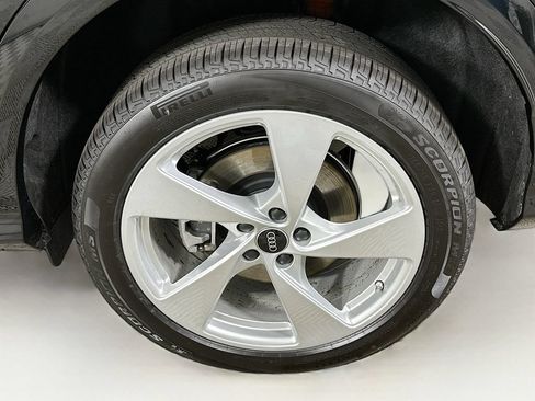 Used 2025 Audi Q5 Premium Plus AWD/4WD image 24