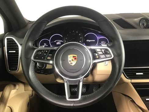 Certified 2022 Porsche Cayenne AWD/4WD image 21