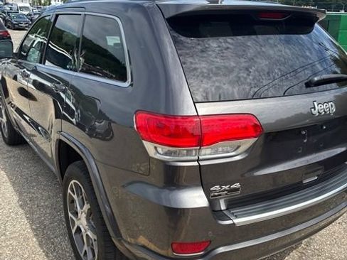 Used 2018 Jeep Grand Cherokee Limited AWD/4WD image 7