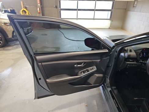 Used 2024 Nissan Sentra SR FWD image 10