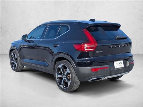 Used 2019 Volvo XC40 T4 Inscription image 8