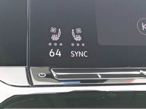 Used 2024 Volkswagen Atlas SE image 26