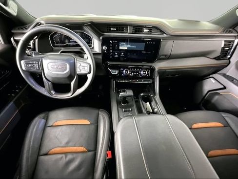 Used 2025 GMC Sierra 1500 AT4 w/ AT4 Premium Package AWD/4WD image 6