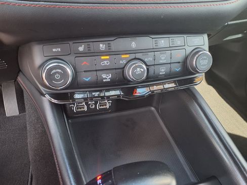 Used 2023 Dodge Durango GT image 16