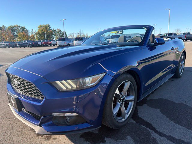 Used 2015 Ford Mustang Convertible w/ Equipment Group 051A RWD image 4