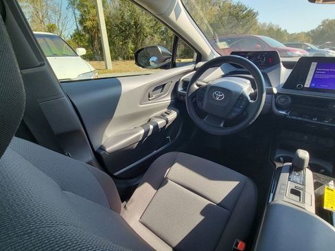 Used 2024 Toyota Prius LE image 7